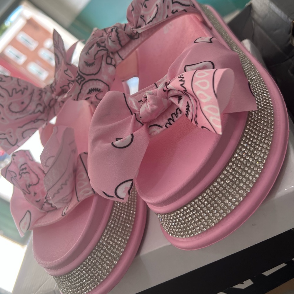 Soft Pink bandana slides
